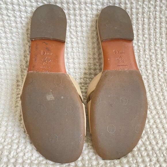 DIOR 30 Montaigne pony-style calfskin flip flops - Picture 6 of 6